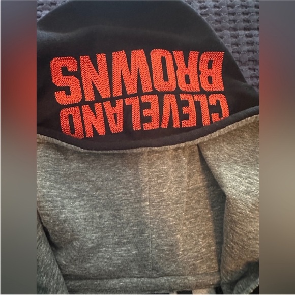 NFL CLEVELAND BROWNS MEN'S FULL ZIP HOODIE. Size medium - Picture 12 of 12